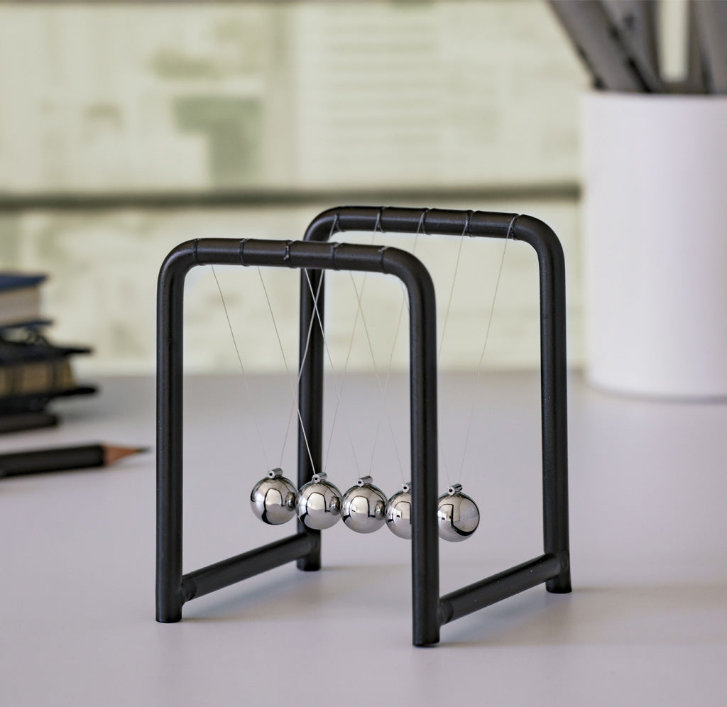 Mini Newton's Cradle – Exploratorium